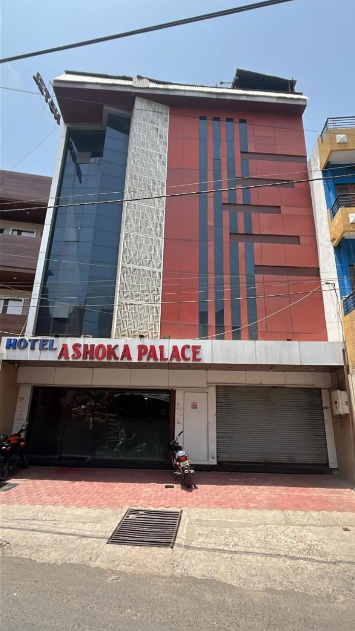 Hotel Ashoka Palace Ujjain Exteriör bild