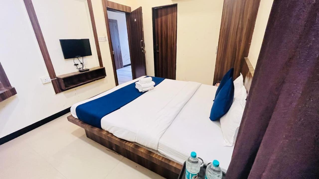 Hotel Ashoka Palace Ujjain Exteriör bild