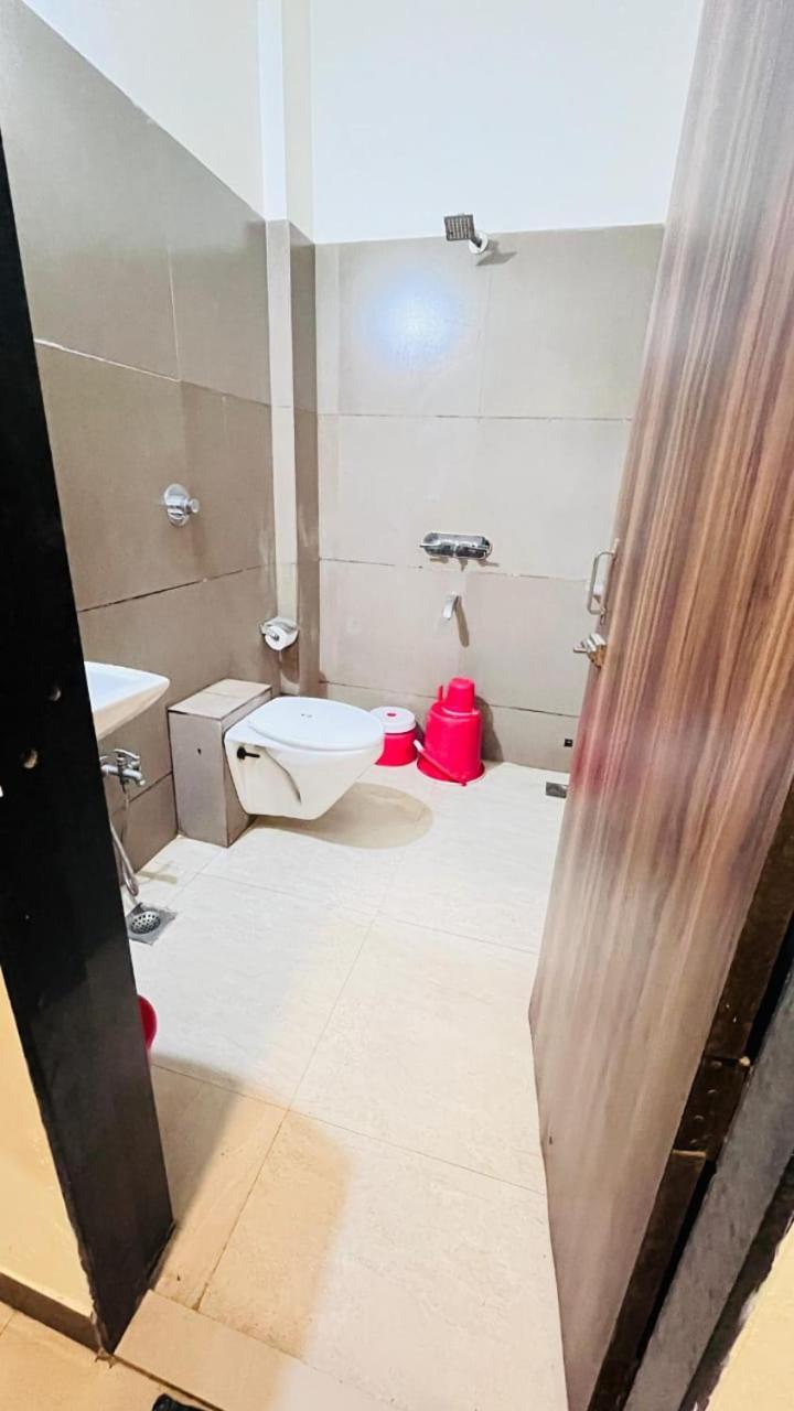 Hotel Ashoka Palace Ujjain Exteriör bild