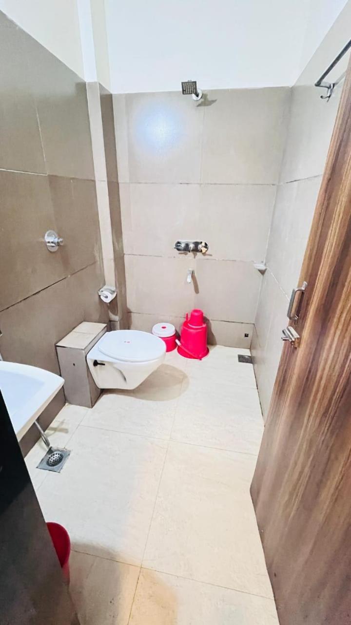 Hotel Ashoka Palace Ujjain Exteriör bild