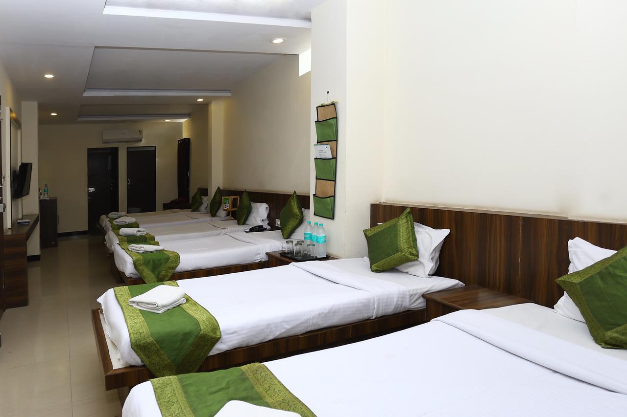 Hotel Ashoka Palace Ujjain Exteriör bild