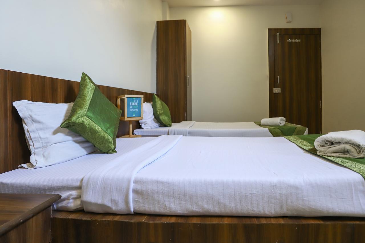 Hotel Ashoka Palace Ujjain Exteriör bild