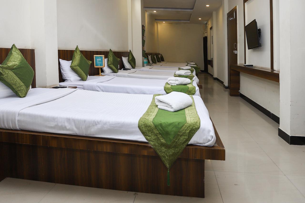 Hotel Ashoka Palace Ujjain Exteriör bild