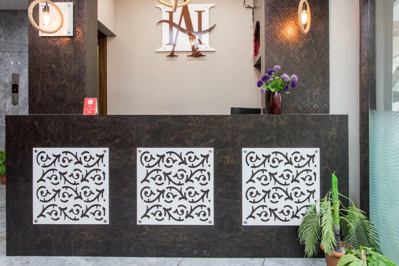 Hotel Ashoka Palace Ujjain Exteriör bild